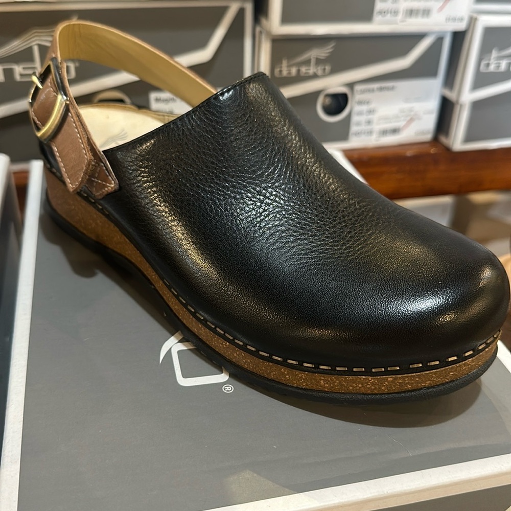 Dansko Merton Waxy Milled Black